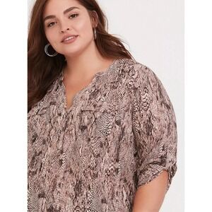 Torrid Blouse 0 L Brown Snake Print Harper Georgette 3/4 Sleeve Roll Up Pockets